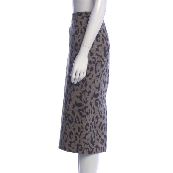 MaxMara Animal Print Midi Skirt - Gray and Charcoal (L) - Picture 5 of 7